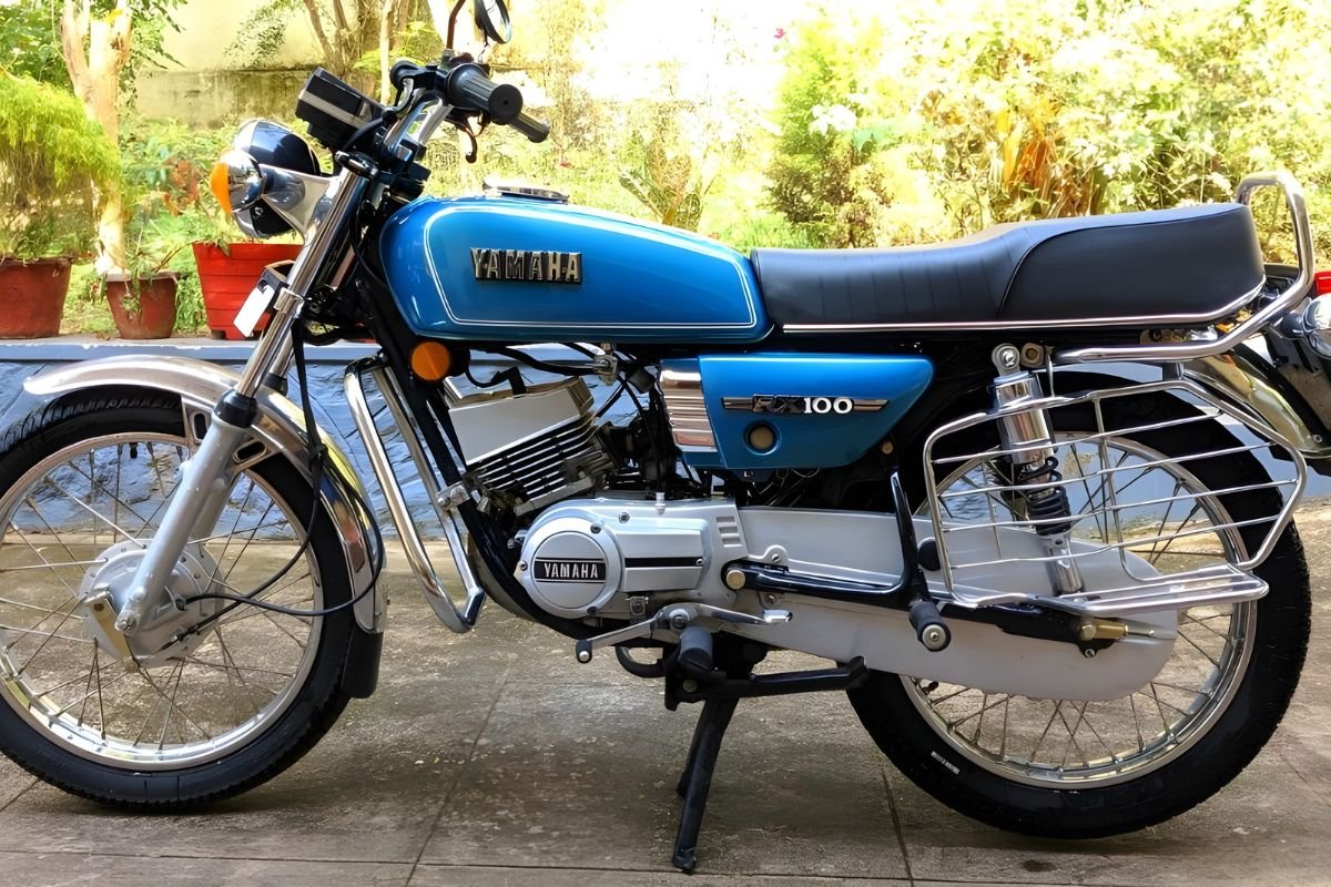 Yamaha RX 100 Bike